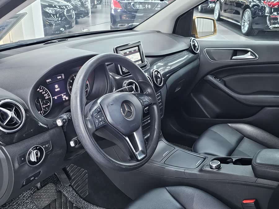 Mercedes-Benz B Class 2013 car image #6