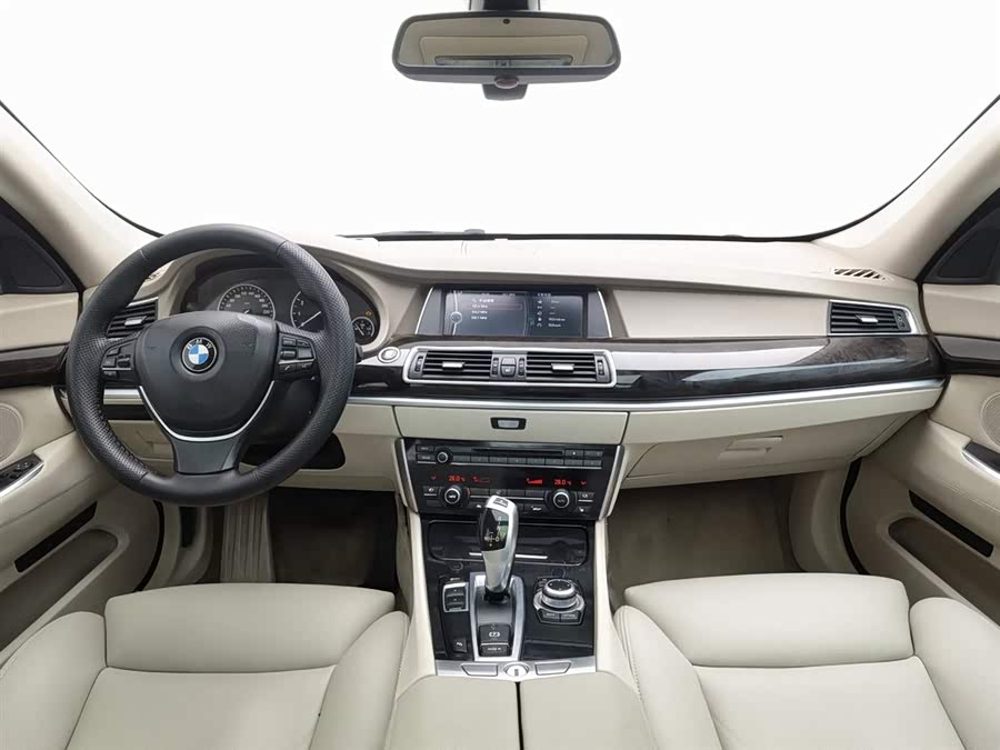 BMW 5 Series GT 2010 صورة سيارة #6