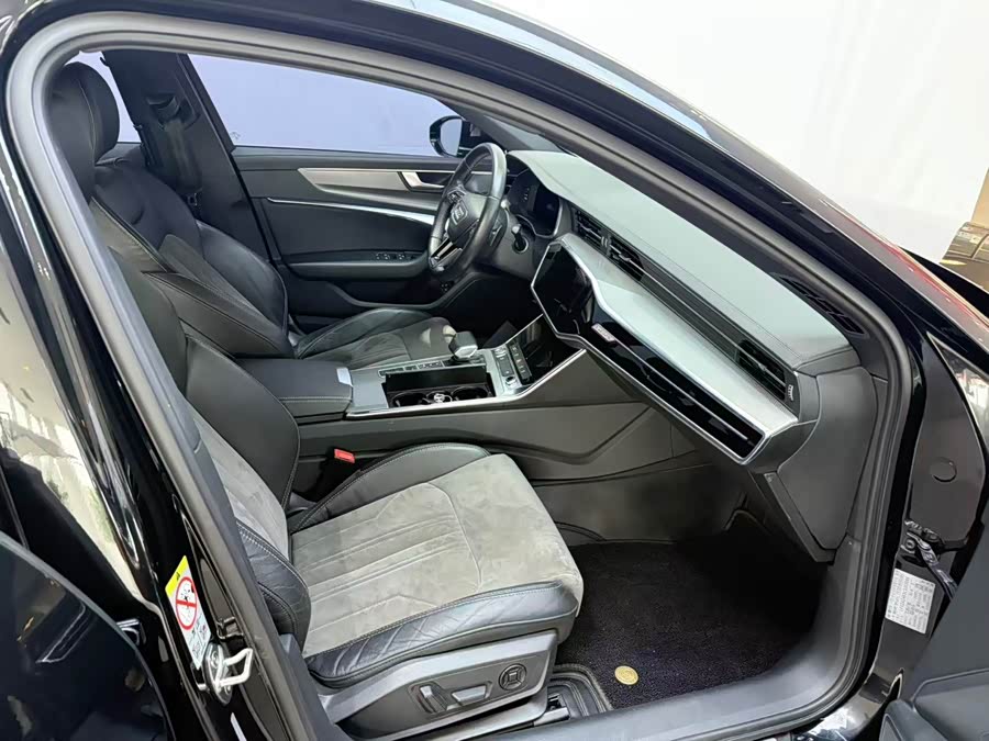 Audi A6L New Energy 2020 #6 Audi A6L New Energy 2020 car image #6