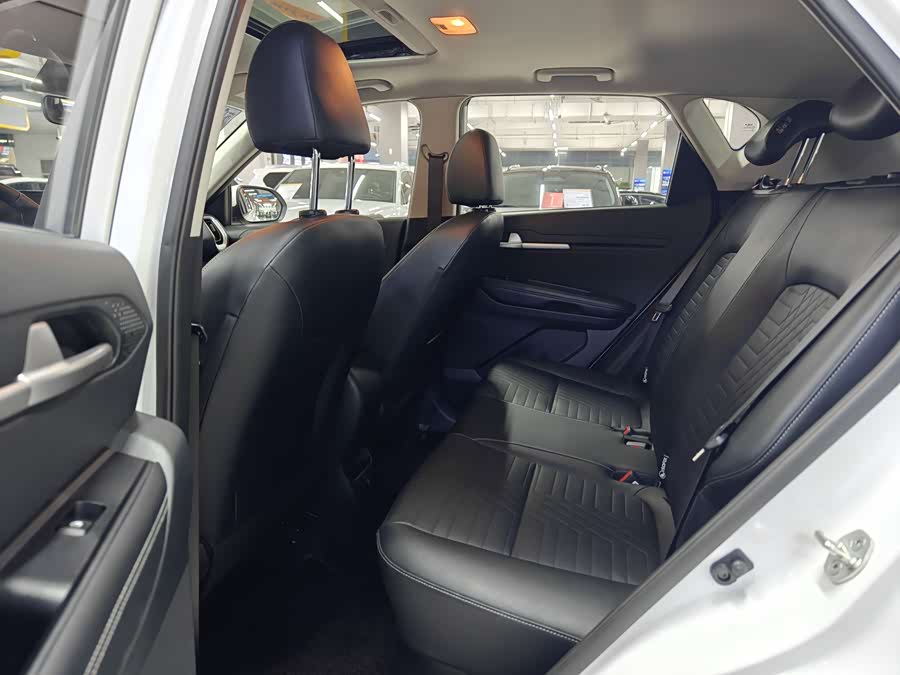 Kia Sonet 2024 immagine di auto #6