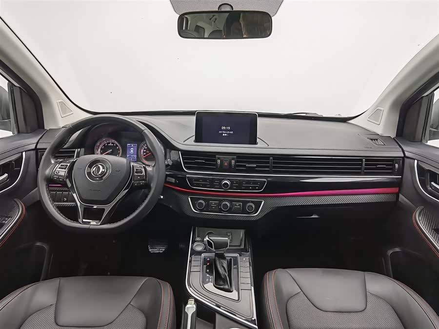 Forthing SX6 2018 car image #6