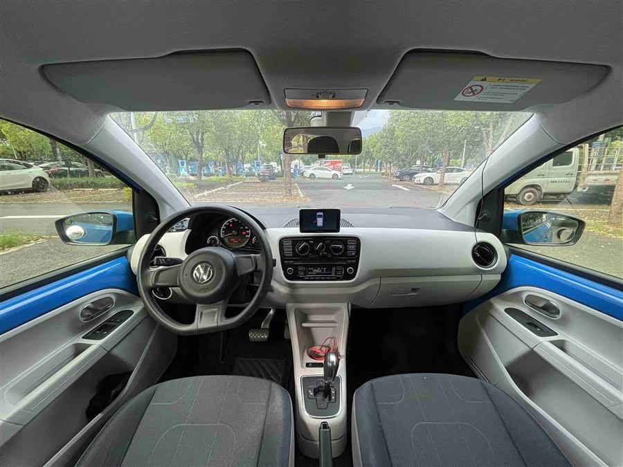 Volkswagen up! 2016 imagem de carro #6