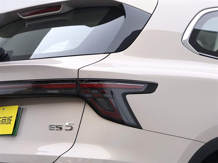MG ES5 2024 imagen de coche #6