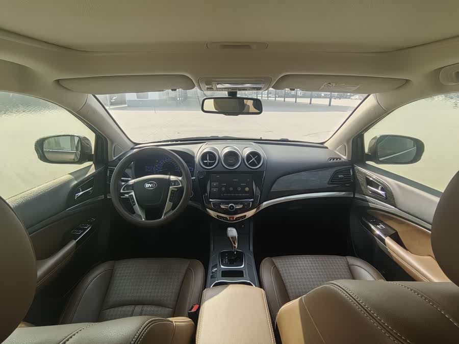 BYD S7 2017 car image #6