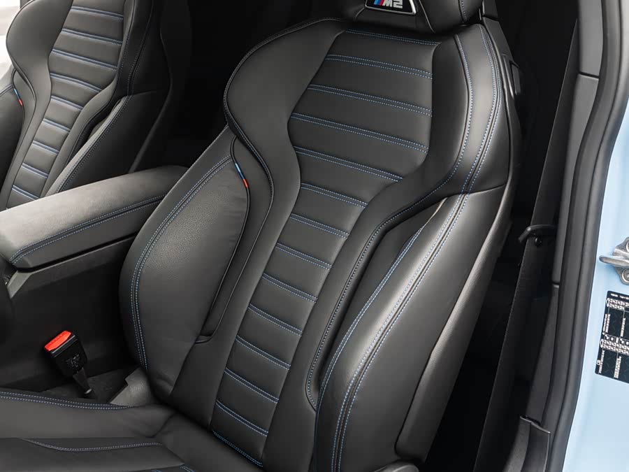 BMW M2 2023 car image #6