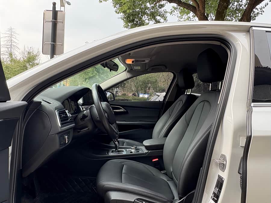 BMW 1 Series 2021 car image #6