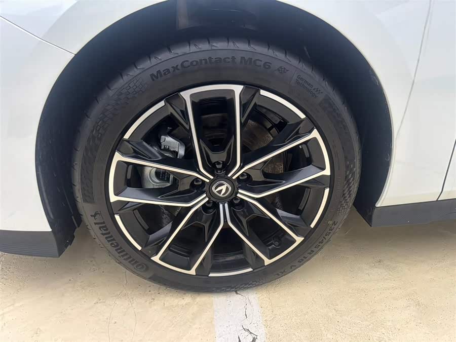 Changan UNI-V iDD 2025 #6 Changan UNI-V iDD 2025 car image #6