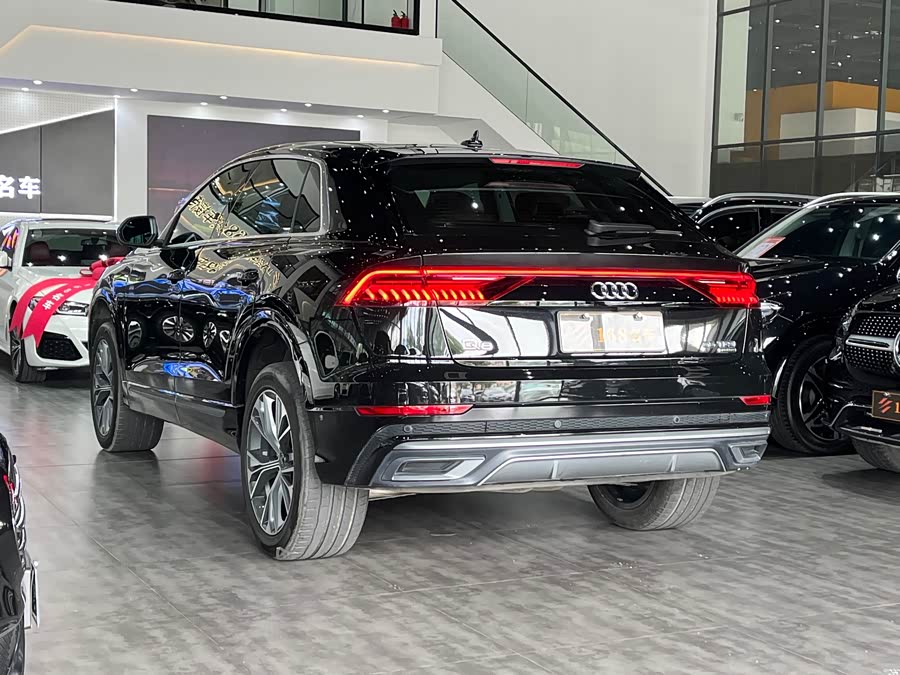 Audi Q8 2023 immagine di auto #6