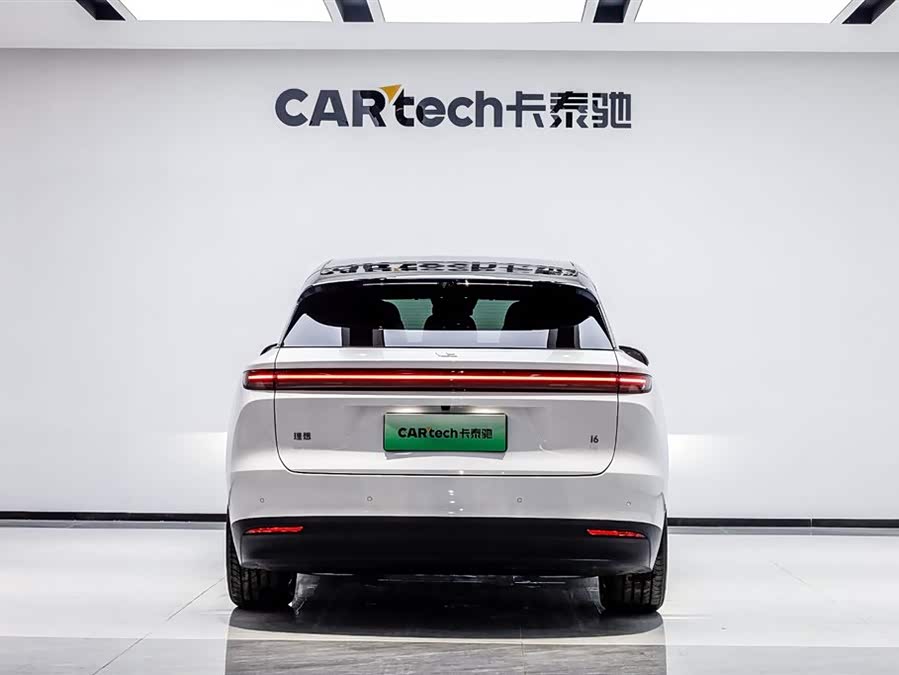 Li i6 2025 صورة سيارة #6