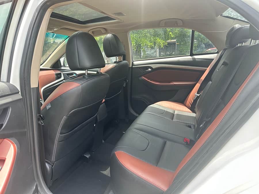 BYD G5 2017 immagine di auto #6