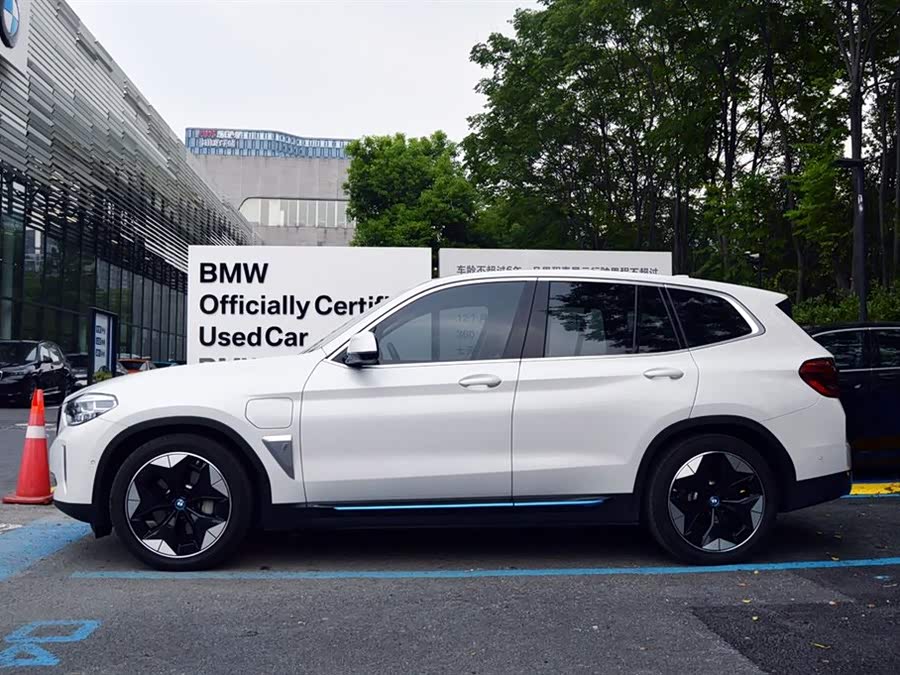 BMW iX3 2022 car image #6