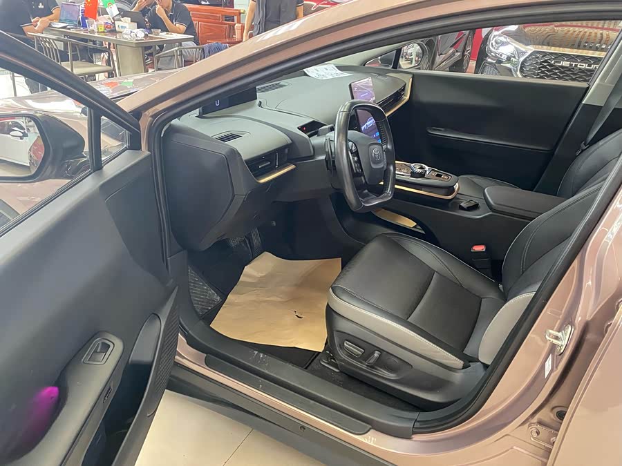 BYD e1 2023 car image #6