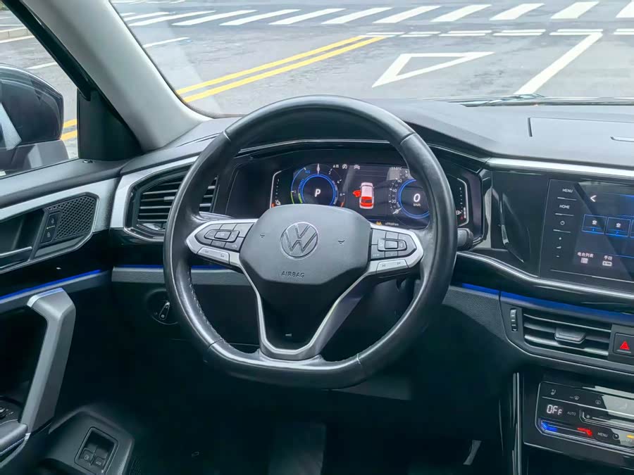 Volkswagen Tayron GTE 2020 car image #6