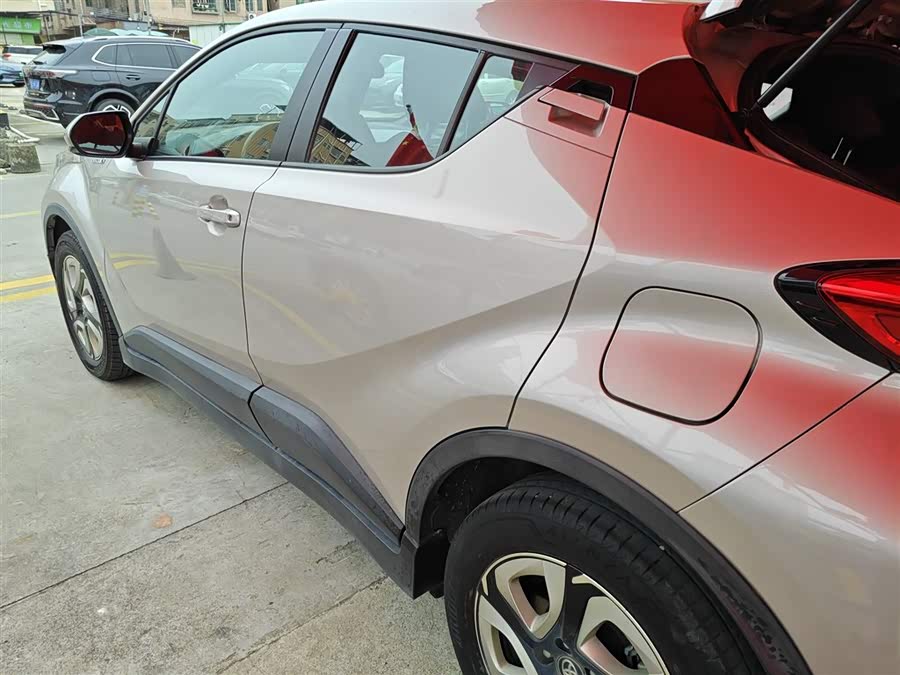 Toyota C-HR EV 2021 imagen de coche #6