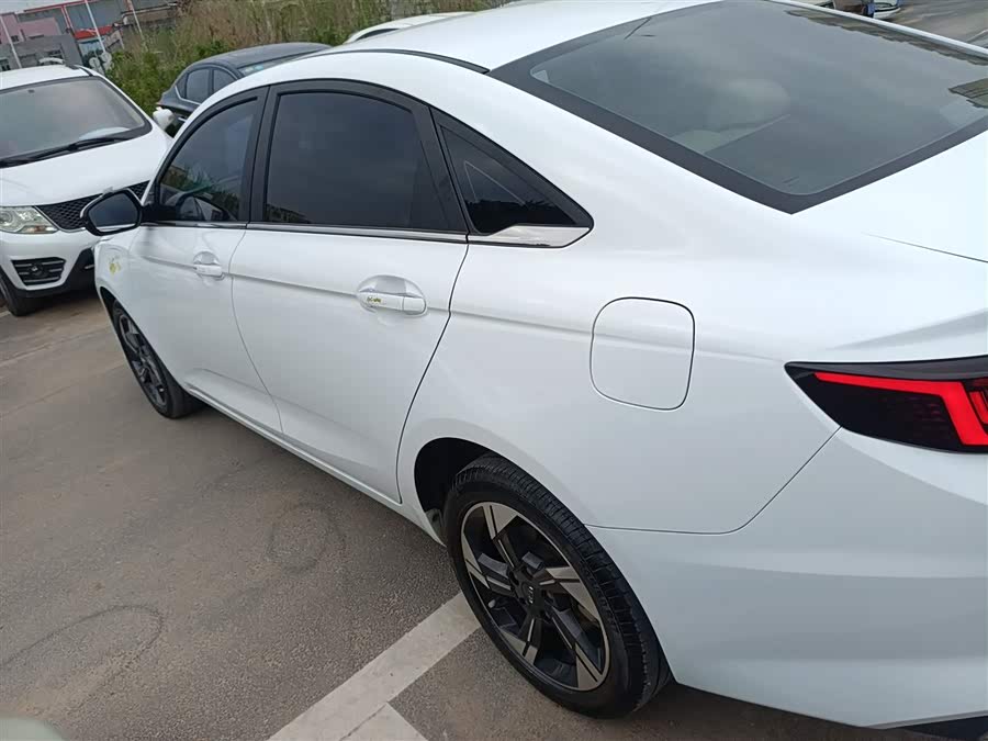 GEELY Emgrand L HiP 2023 immagine di auto #6