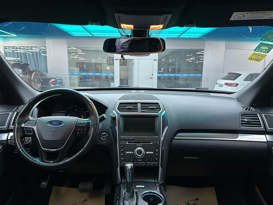 Ford Explorer (Imported) 2016 car image #6