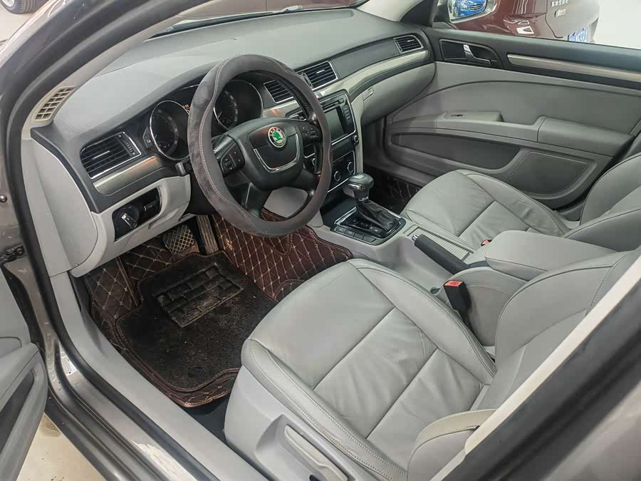 Skoda Superb 2012 imagen de coche #6