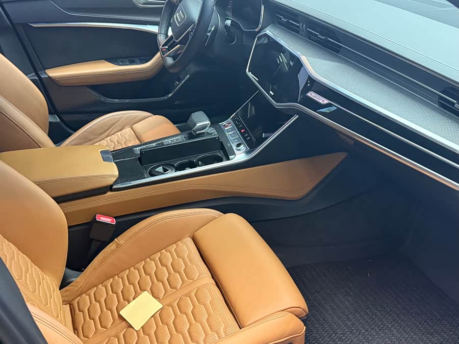 Audi RS 6 2021 immagine di auto #6