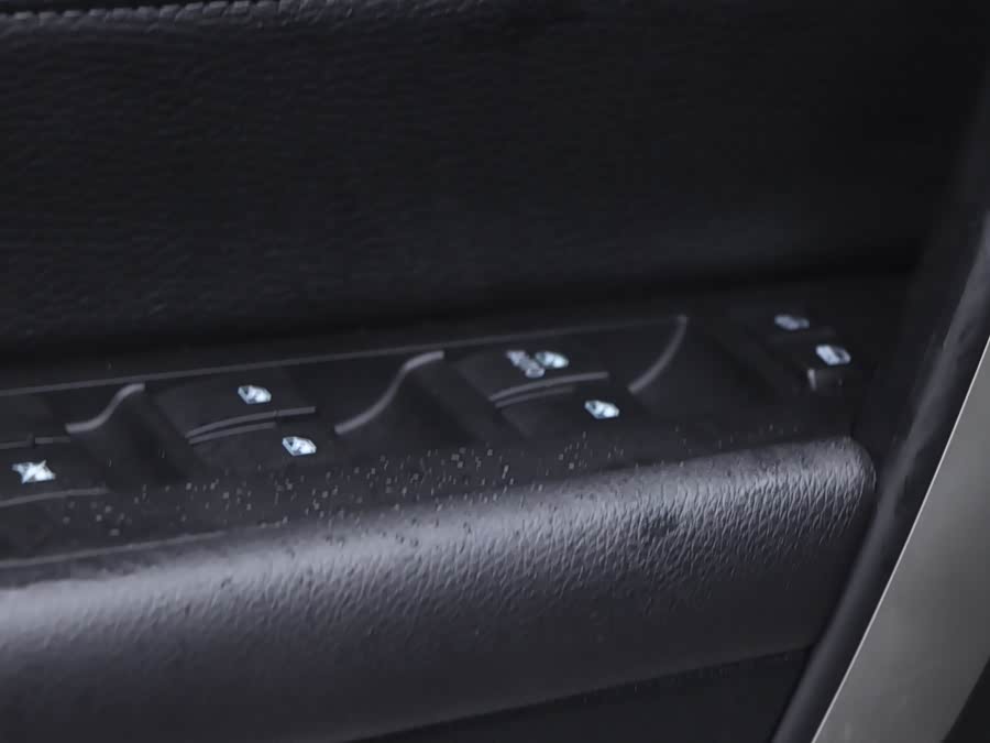 Chevrolet Captiva 2017 car image #6