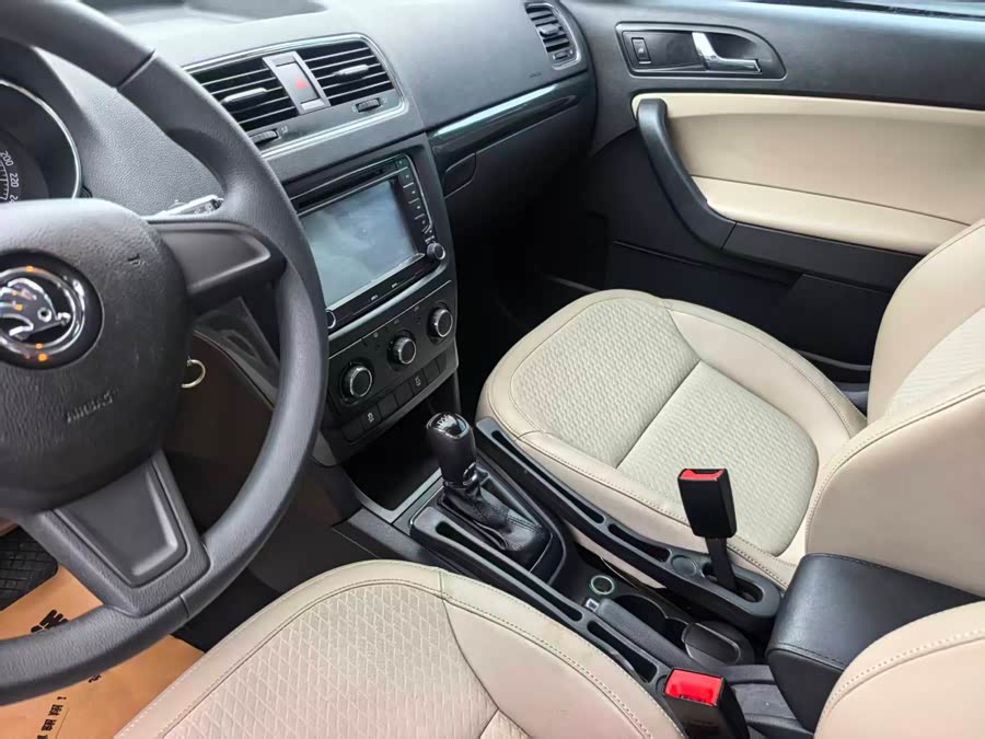 Skoda Yeti 2016 car image #6