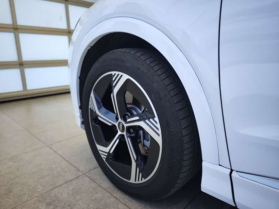 Audi Q4 e-tron 2025 immagine di auto #6