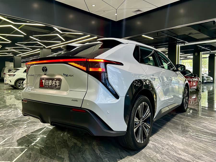 Toyota bZ4X 2022 immagine di auto #6