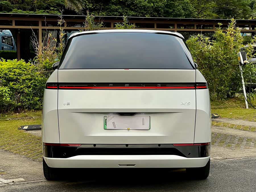 Xpeng X9 2024 immagine di auto #6