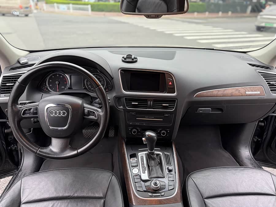 Audi Q5 (Imported) 2010 car image #6