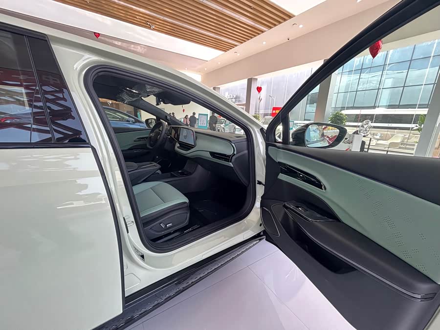 HongQi EH7 2025 #6 HongQi EH7 2025 car image #6