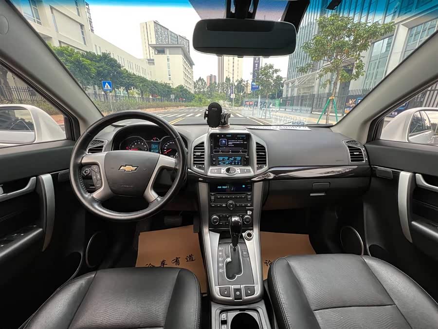 Chevrolet Captiva 2017 car image #6