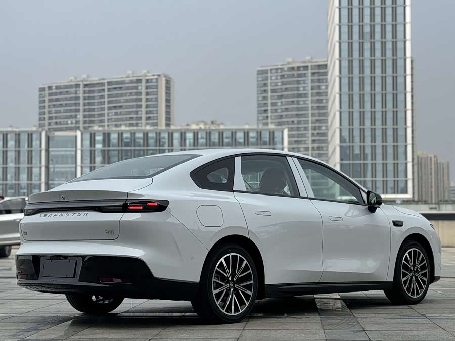 零跑汽车 零跑B01 汽车图片 #6