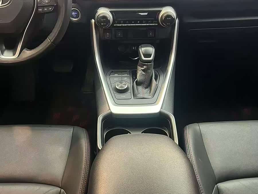 丰田 威兰达新能源 2021 #6 丰田 威兰达新能源 2021 汽车图片 #6