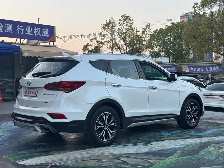 Hyundai Santa Fe 2017 #6 Hyundai Santa Fe 2017 car image #6