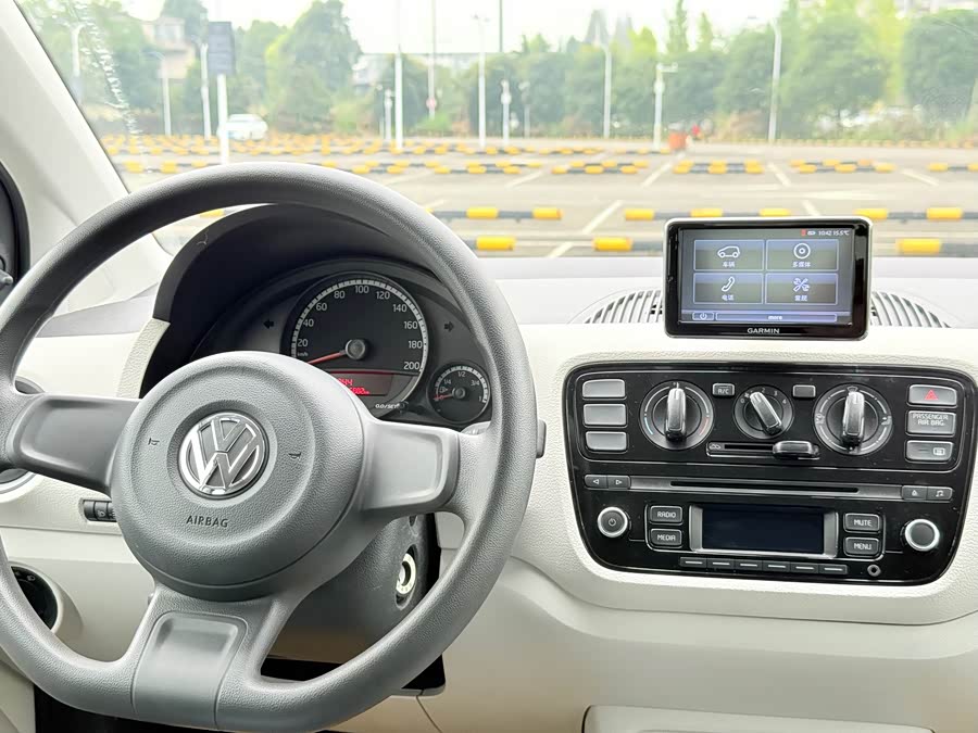 Volkswagen up! 2016 imagem de carro #6