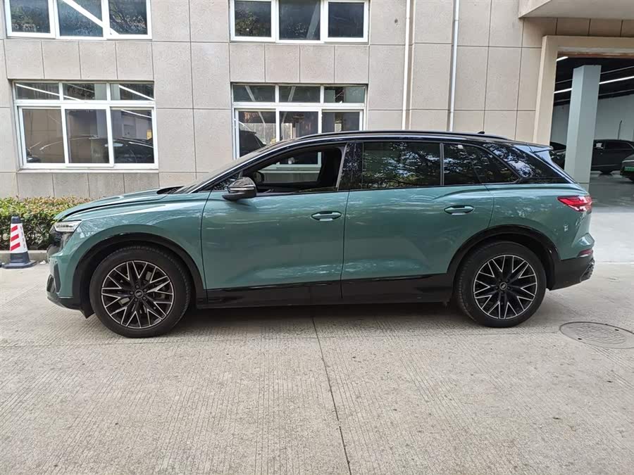 Audi Q5 e-tron 2023 #6 Audi Q5 e-tron 2023 immagine di auto #6