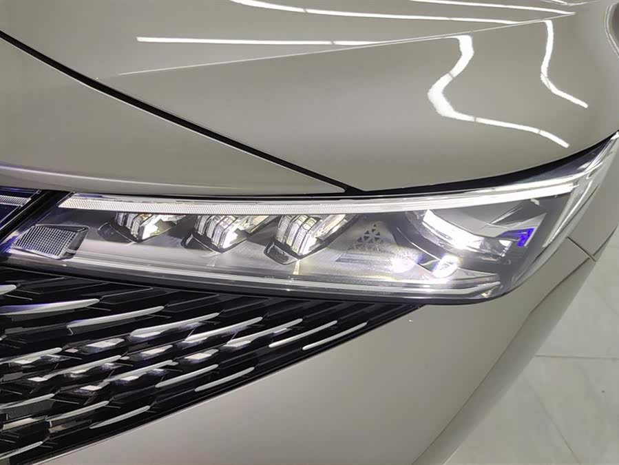 Roewe RX5 New Energy 2022 изображение автомобиля #6