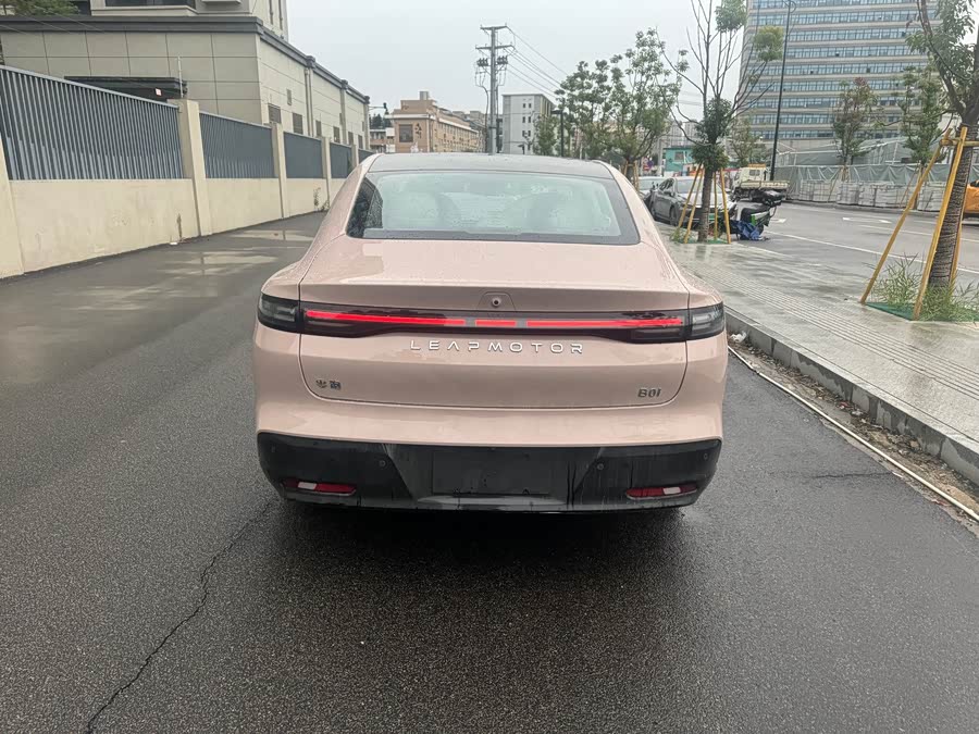 零跑汽车 零跑B01 2025 汽车图片 #6