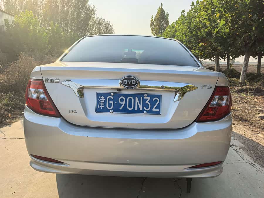 BYD F3 2017 car image #6