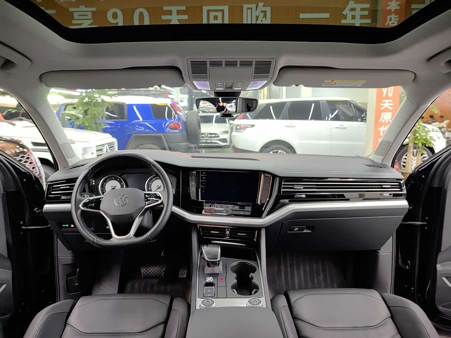 Volkswagen Touareg 2022 car image #6