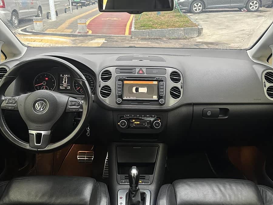 Volkswagen Golf (Imported) 2013 изображение автомобиля #6