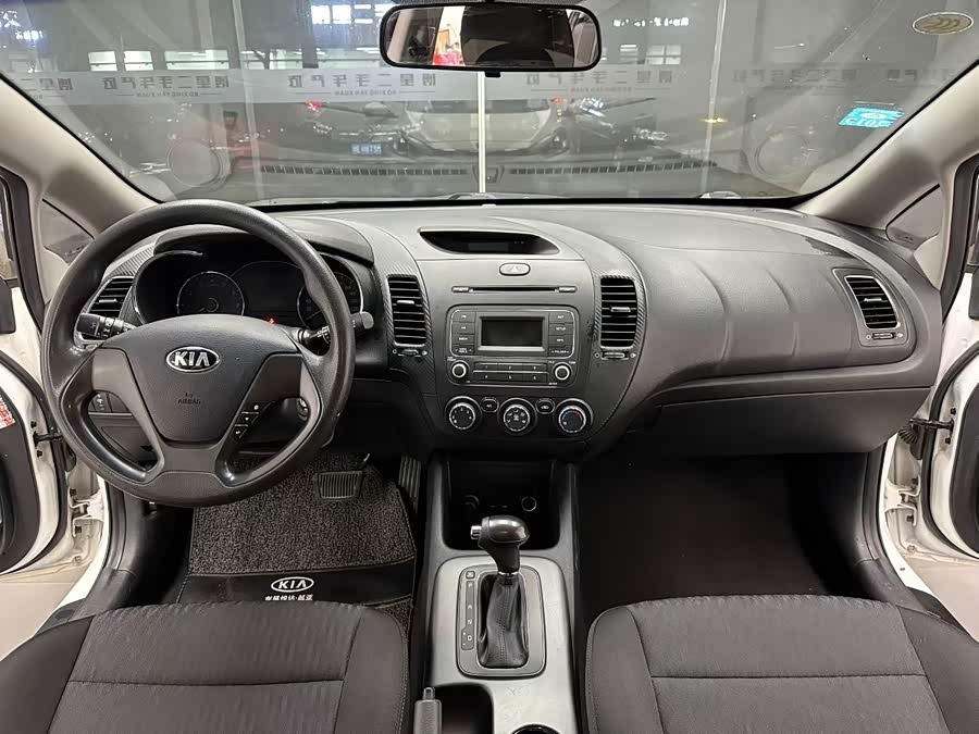 Kia Forte Koup 2015 car image #6