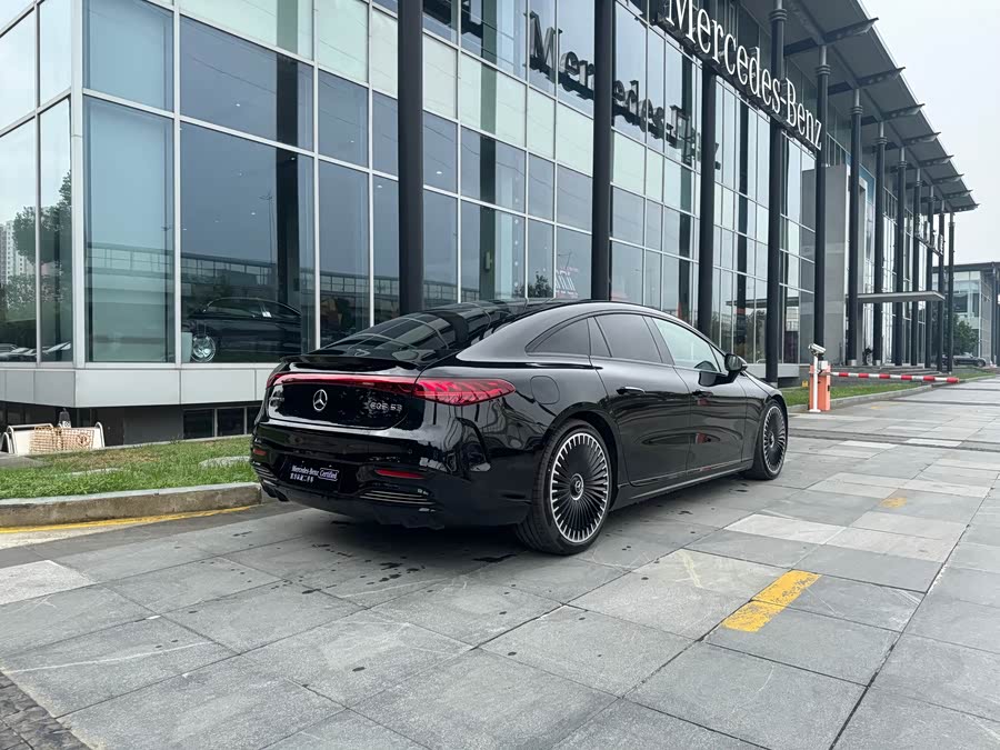 Mercedes-Benz EQS AMG 2024 imagen de coche #6