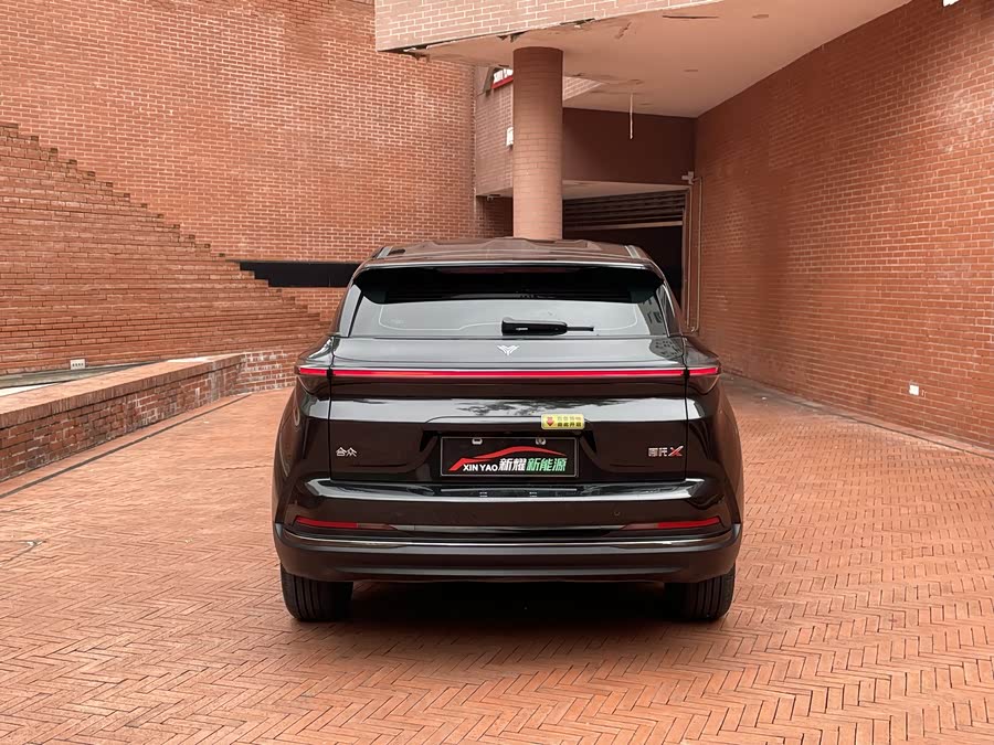 哪吒汽车 哪吒X 2024 汽车图片 #6