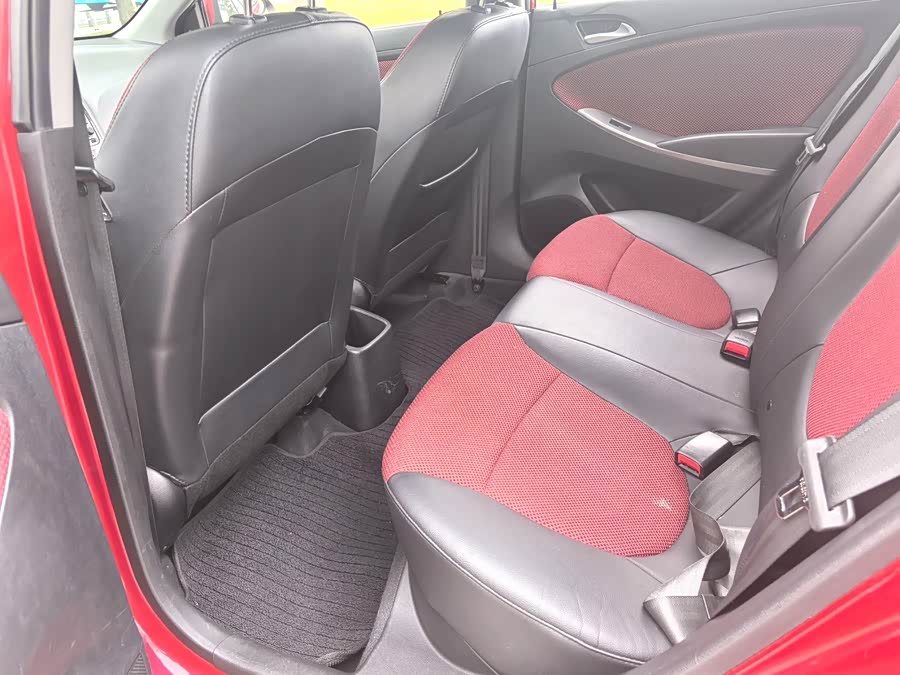 Mazda Reina Hatchback 2014 #6 Mazda Reina Hatchback 2014 car image #6