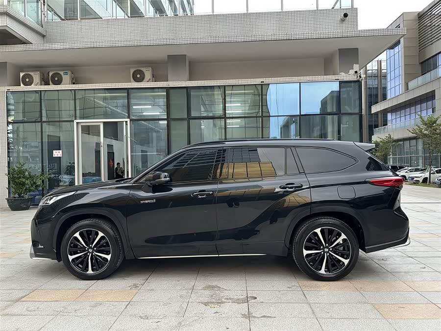 Toyota Crown Kluger 2022 car image #6