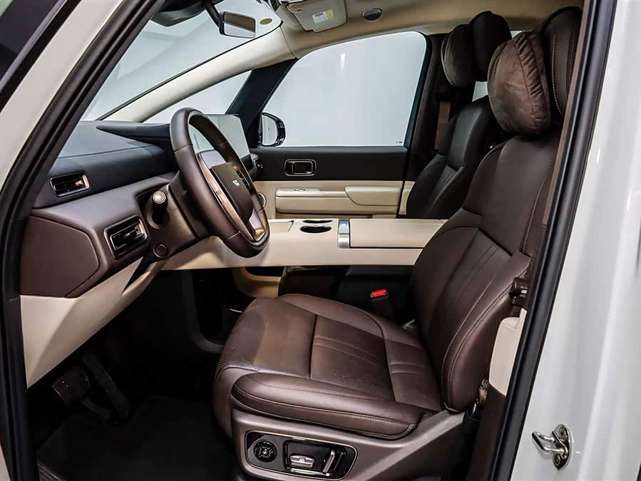 理想汽车 理想MEGA 2024 汽车图片 #6