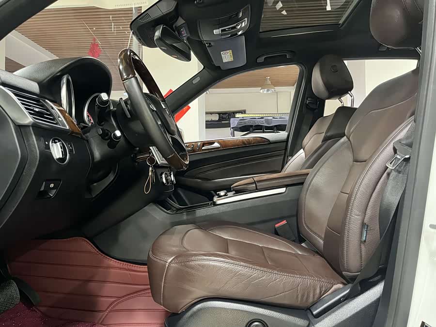 Mercedes-Benz M Class 2015 car image #6