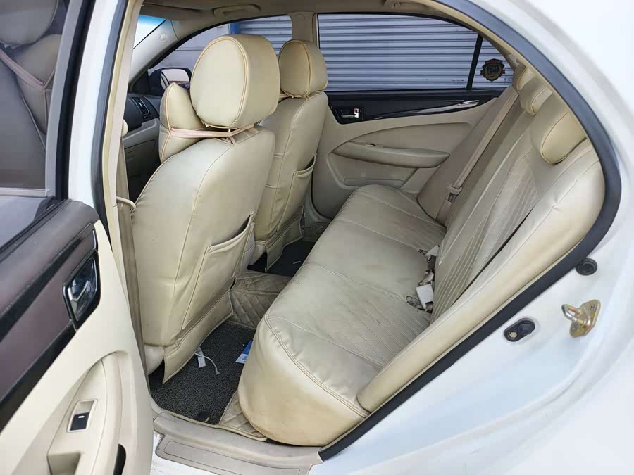 GEELY GC7 2013 car image #6