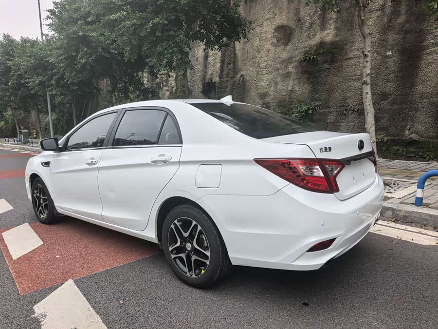 BYD G5 2015 immagine di auto #6