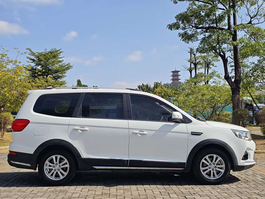 Forthing SX6 2019 صورة سيارة #6